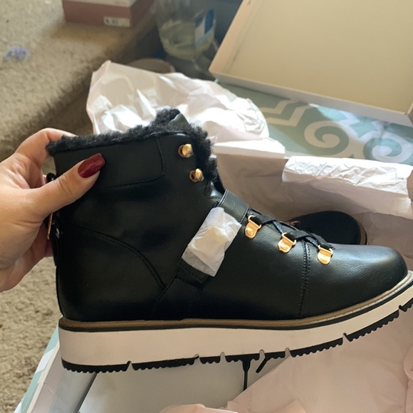 Just Fab hightop shoes - Picture 2 of 4